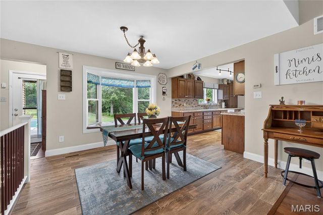 125 Rolling Acres Lane, Hillsboro, MO 63050
