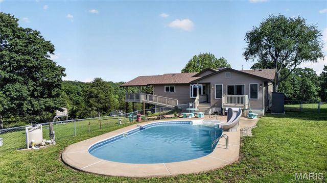 125 Rolling Acres Lane, Hillsboro, MO 63050