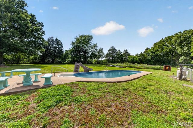 125 Rolling Acres Lane, Hillsboro, MO 63050