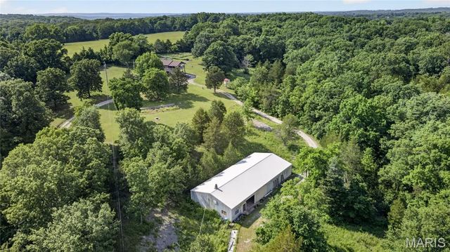 125 Rolling Acres Lane, Hillsboro, MO 63050