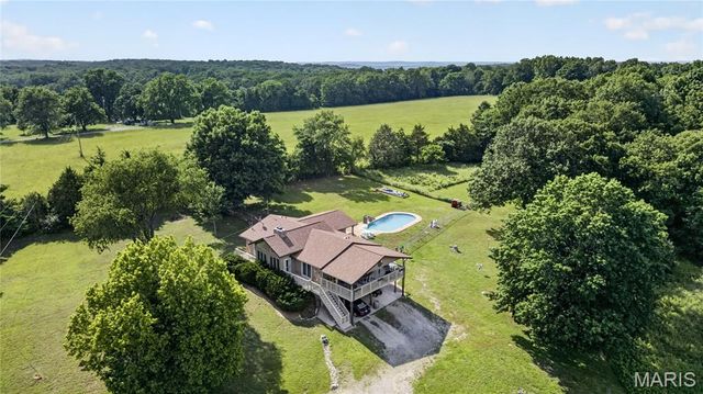 125 Rolling Acres Lane, Hillsboro, MO 63050