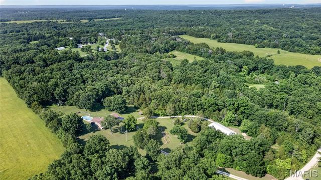 125 Rolling Acres Lane, Hillsboro, MO 63050