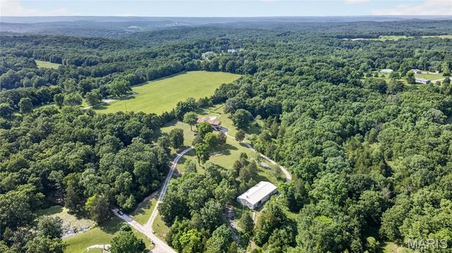 125 Rolling Acres Lane, Hillsboro, MO 63050