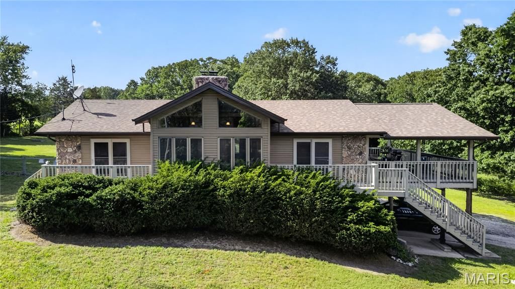 125 Rolling Acres Lane, Hillsboro, MO 63050