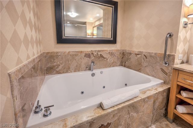 2000 Fashion Show Drive 1828, Las Vegas, NV 89109