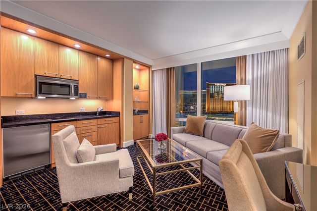 2000 Fashion Show Drive 1828, Las Vegas, NV 89109