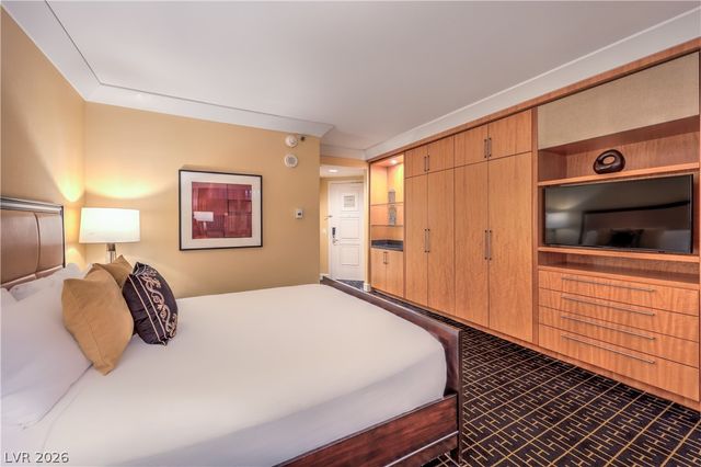 2000 Fashion Show Drive 1828, Las Vegas, NV 89109