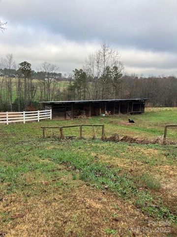 4462-1 Hoover Road, Lawndale, NC 28090