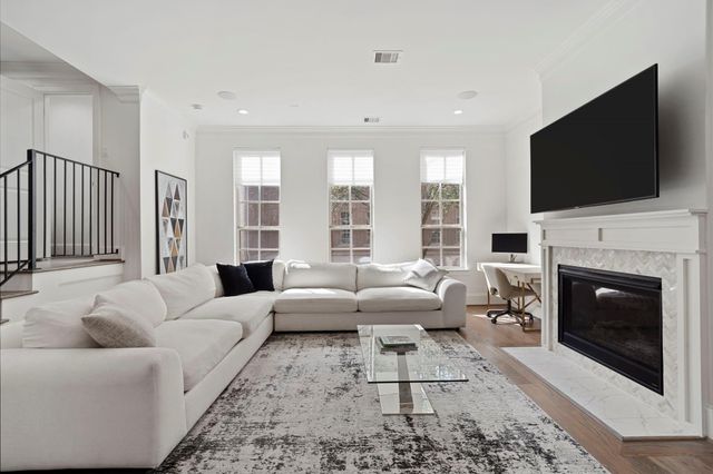 2174 Briarglen Drive, Houston, TX 77027