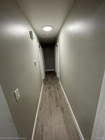 22306 Columbus Avenue, Warren, MI 48089