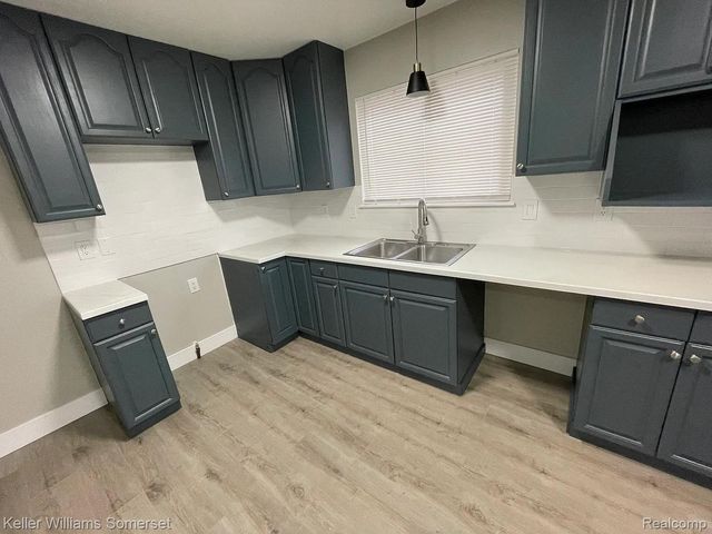 22306 Columbus Avenue, Warren, MI 48089