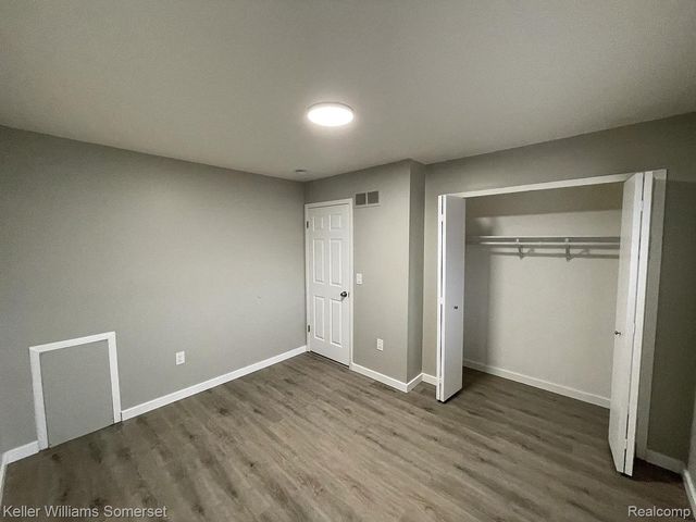 22306 Columbus Avenue, Warren, MI 48089