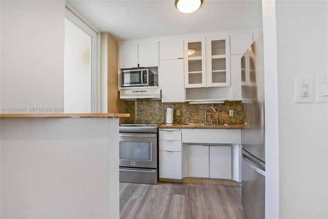 2400 NE 9th St 201, Fort Lauderdale, FL 33304