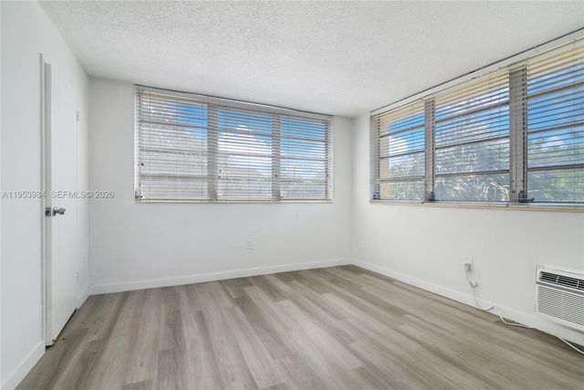 2400 NE 9th St 201, Fort Lauderdale, FL 33304