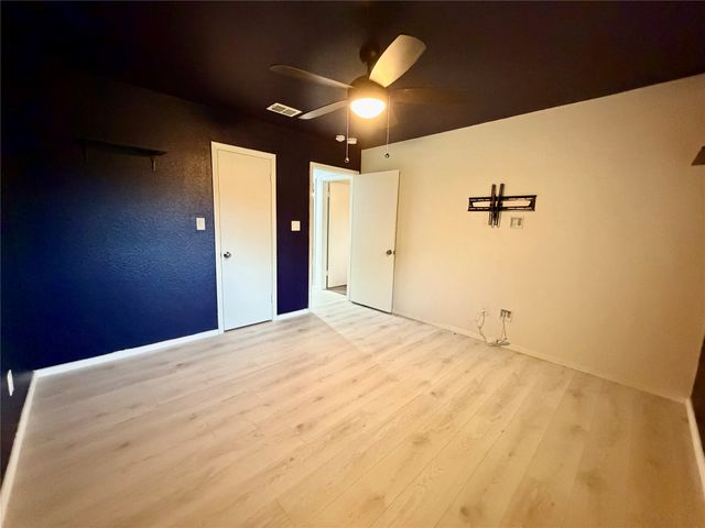 2021 Lexington Place, Bedford, TX 76022
