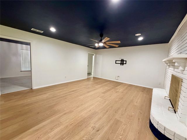 2021 Lexington Place, Bedford, TX 76022