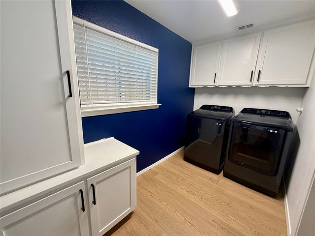 2021 Lexington Place, Bedford, TX 76022