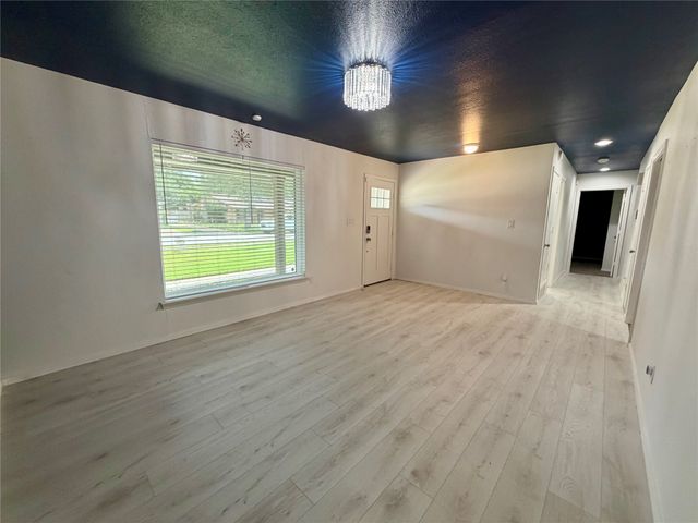2021 Lexington Place, Bedford, TX 76022