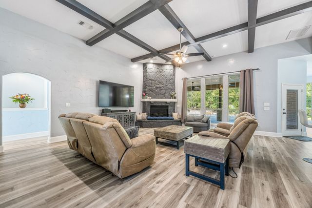 301 Arapahoe Ridge, Weatherford, TX 76087
