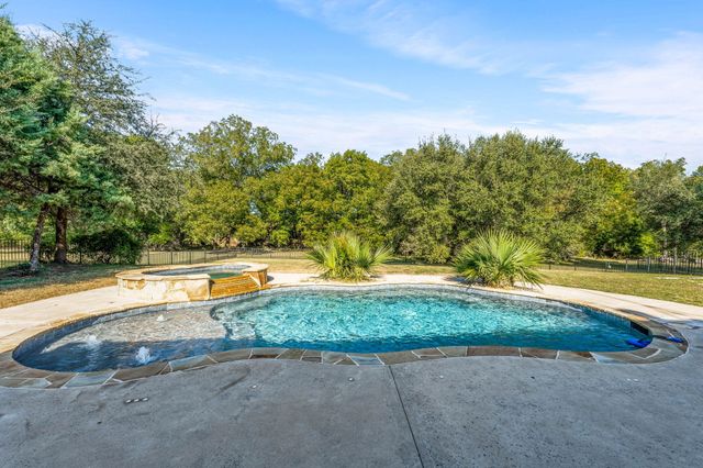 301 Arapahoe Ridge, Weatherford, TX 76087