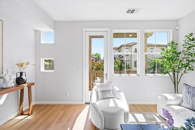 2061 Kiwi, San Jose, CA 95133