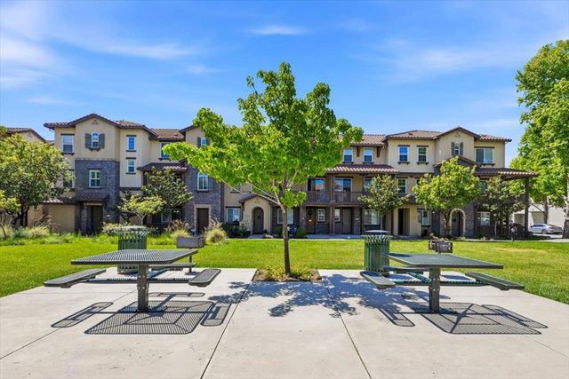 2061 Kiwi, San Jose, CA 95133