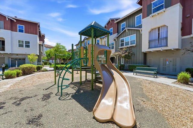 2061 Kiwi, San Jose, CA 95133