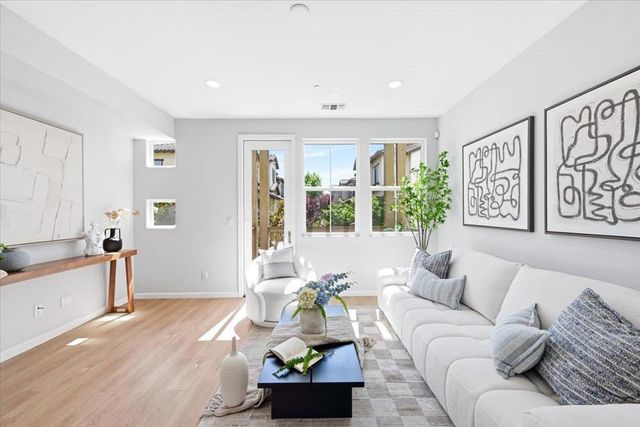 2061 Kiwi, San Jose, CA 95133