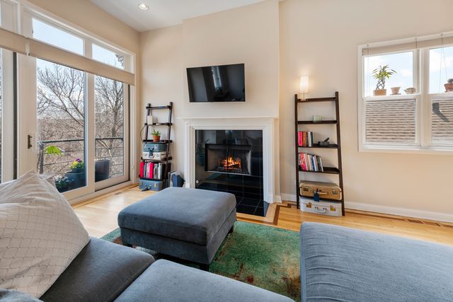 832 N Washtenaw Avenue 3, Chicago, IL 60622