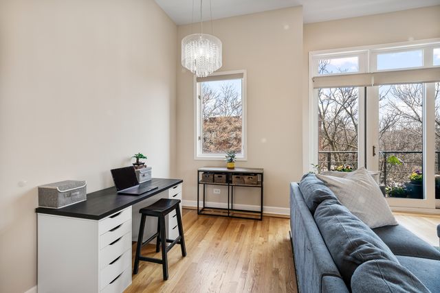 832 N Washtenaw Avenue 3, Chicago, IL 60622