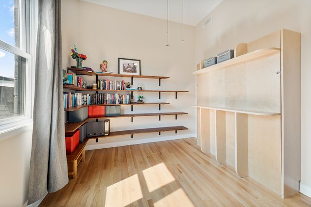 832 N Washtenaw Avenue 3, Chicago, IL 60622