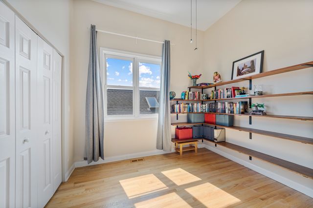 832 N Washtenaw Avenue 3, Chicago, IL 60622