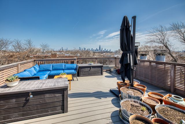 832 N Washtenaw Avenue 3, Chicago, IL 60622