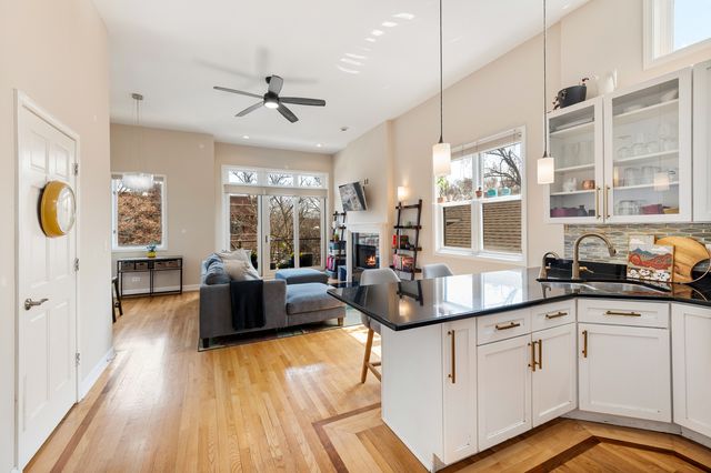 832 N Washtenaw Avenue 3, Chicago, IL 60622