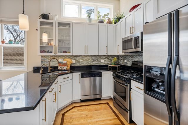 832 N Washtenaw Avenue 3, Chicago, IL 60622