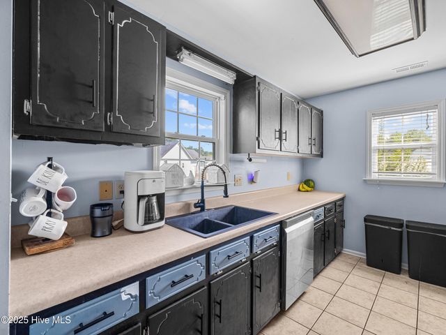 402 Kant Place, Jacksonville, NC 28540
