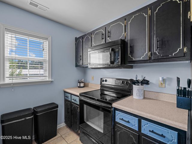 402 Kant Place, Jacksonville, NC 28540