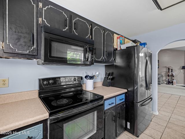 402 Kant Place, Jacksonville, NC 28540