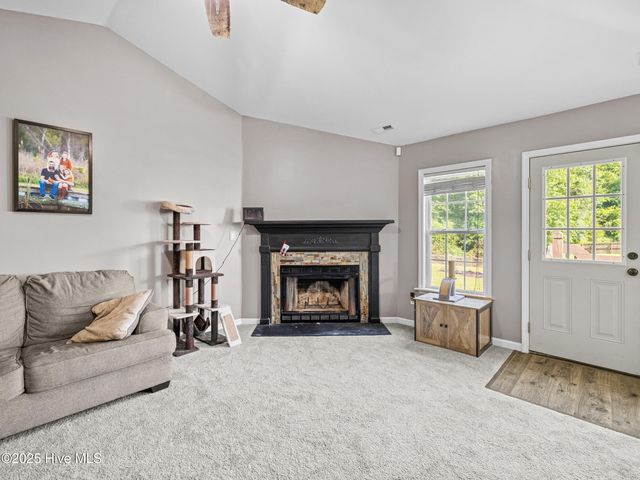 402 Kant Place, Jacksonville, NC 28540