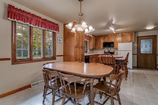934 NICOLET AVENUE, Oshkosh, WI 54901