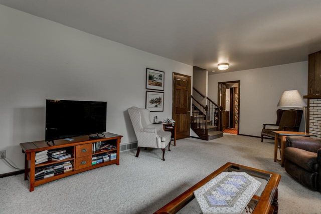 934 NICOLET AVENUE, Oshkosh, WI 54901