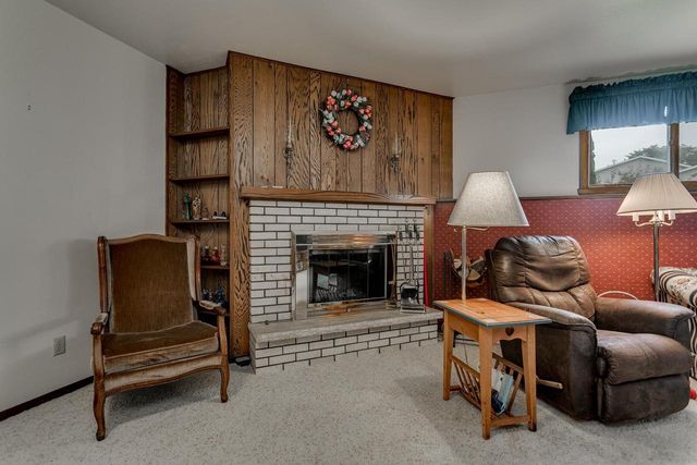 934 NICOLET AVENUE, Oshkosh, WI 54901