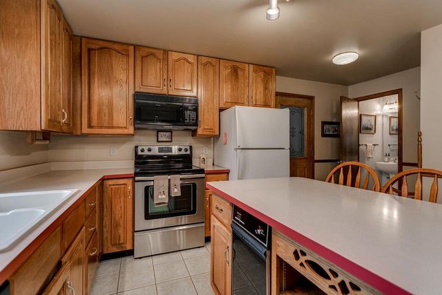 934 NICOLET AVENUE, Oshkosh, WI 54901