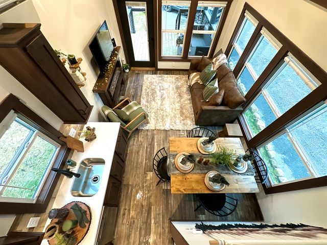 32 Mossy Rock Ln, Monteagle, TN 37356
