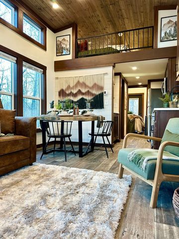 32 Mossy Rock Ln, Monteagle, TN 37356