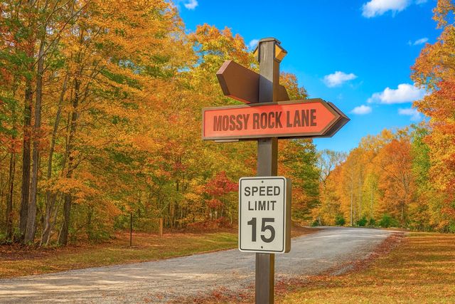 32 Mossy Rock Ln, Monteagle, TN 37356