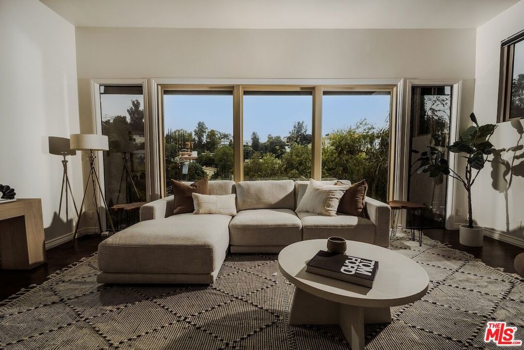 5211 Baza Avenue, Woodland Hills, CA 91364 — photo 3