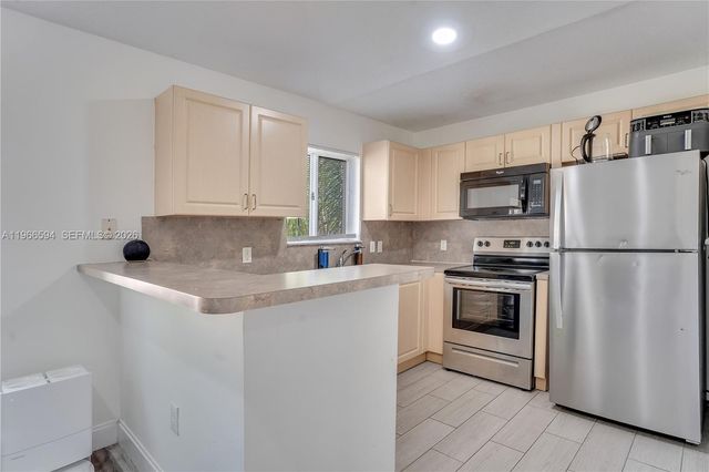 3790 N Jog Rd 206, West Palm Beach, FL 33411