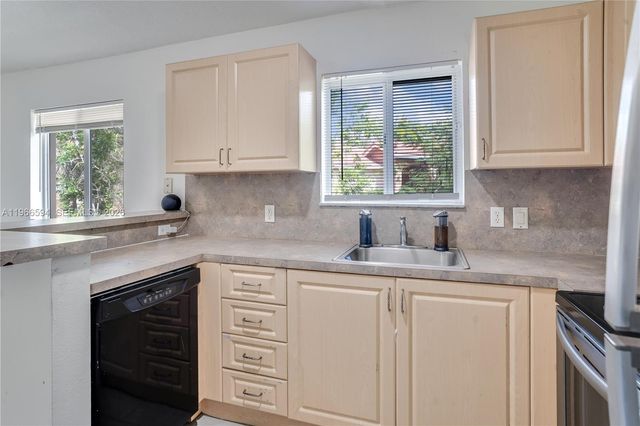 3790 N Jog Rd 206, West Palm Beach, FL 33411