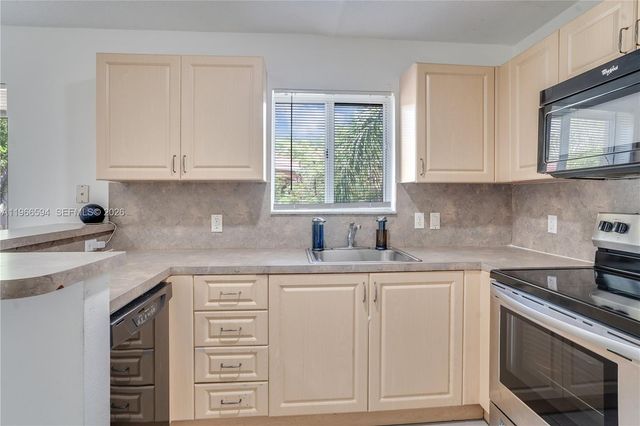 3790 N Jog Rd 206, West Palm Beach, FL 33411